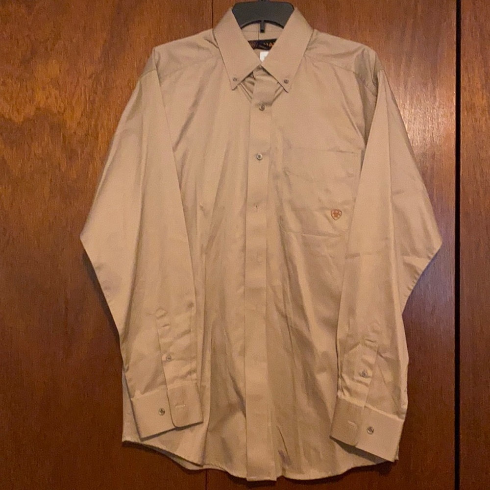 BRAND NEW Ariat Men’s long sleeve shirt